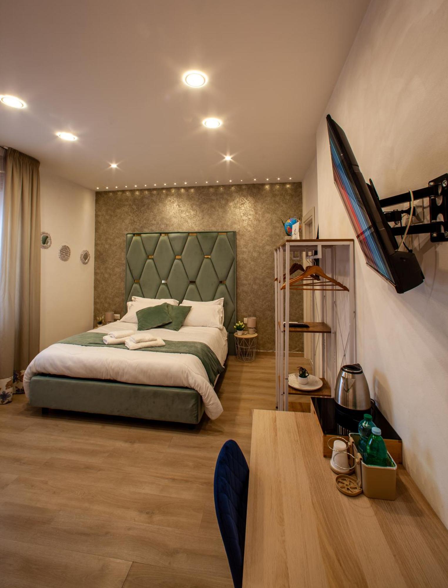 Easy Boarding Hotell Neapel Exteriör bild