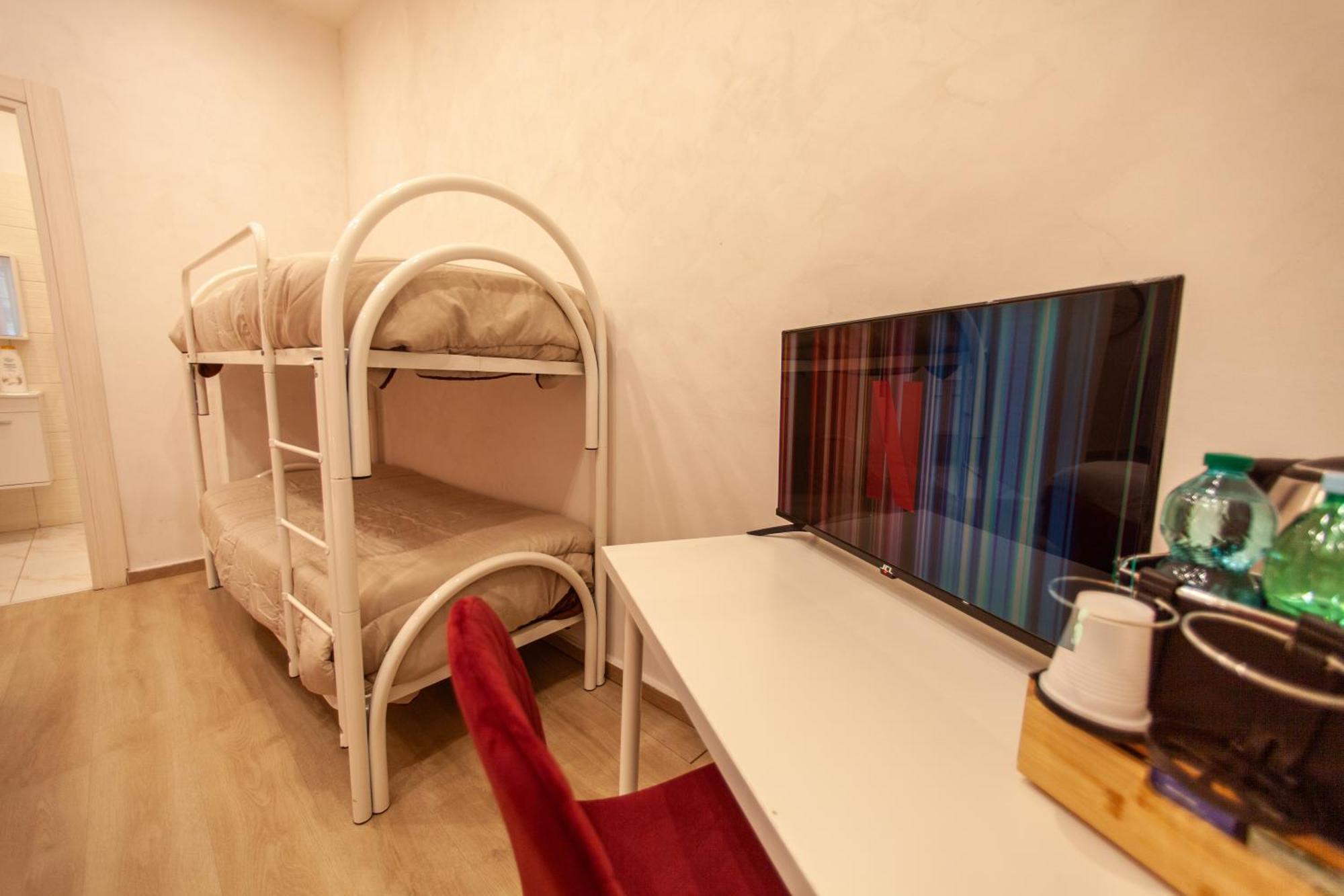 Easy Boarding Hotell Neapel Exteriör bild